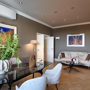 Aparthotel Tornabuoni Collection Residenza D'epoca, Florenz